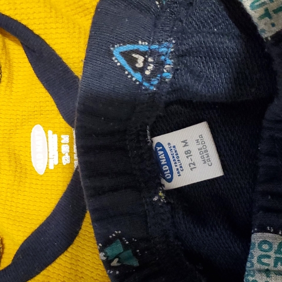 🧡 Old Navy | 2-Piece Toddler Outfit | Yellow Blue | 12-18 Months - Picture 2 of 3
